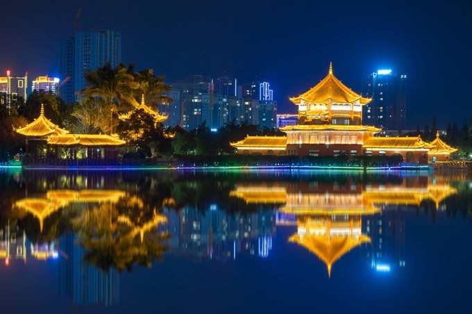 南湖(hú)公園夜景